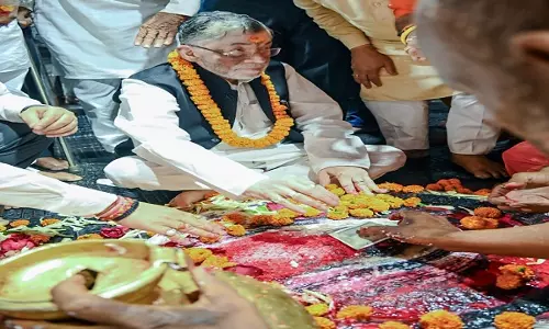 Ranchi: राज्यपाल ने बाबा बैद्यनाथ मंदिर में की पूजा-अर्चना
