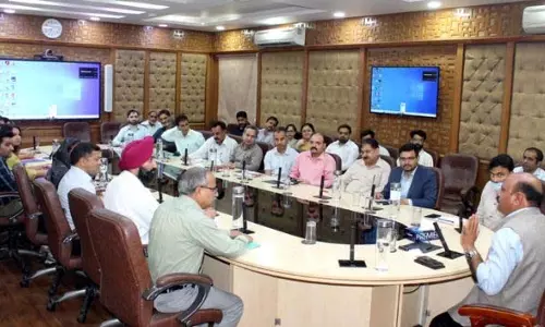 सरकार उद्यमिता और रोजगार को बढ़ावा देने पर ध्यान केंद्रित कर रही है: DyCM सरकार उद्यमिता और रोजगार को बढ़ावा देने पर ध्यान केंद्रित कर रही है: DyCM