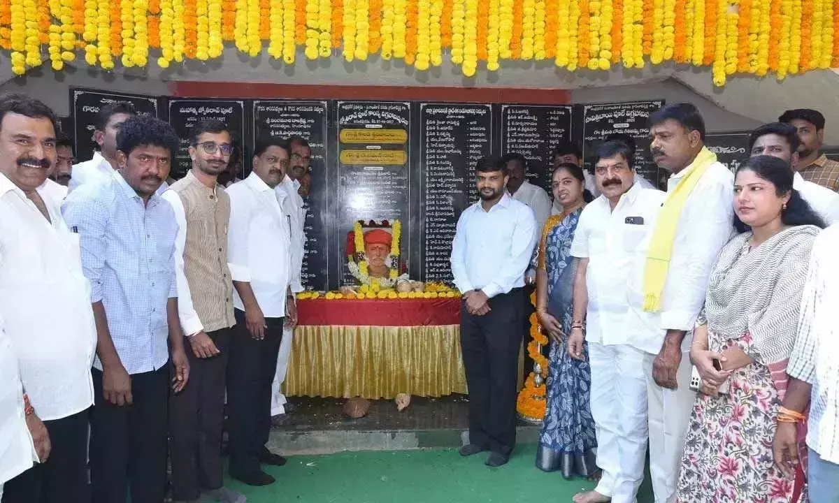 Andhra: महात्मा ज्योतिबा फुले के आदर्शों को जारी रखें: पय्यावुला Andhra: महात्मा ज्योतिबा फुले के आदर्शों को जारी रखें: पय्यावुला