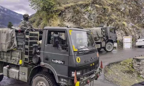 Kishtwar में जैश कमांडर सैफुल्लाह समेत 3 आतंकवादी मारे गए Kishtwar में जैश कमांडर सैफुल्लाह समेत 3 आतंकवादी मारे गए
