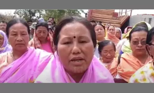 Manipur: इंफाल पूर्व में सड़क निर्माण कार्य में बाधा के कारण विधायक का बहिष्कार Manipur: इंफाल पूर्व में सड़क निर्माण कार्य में बाधा के कारण विधायक का बहिष्कार