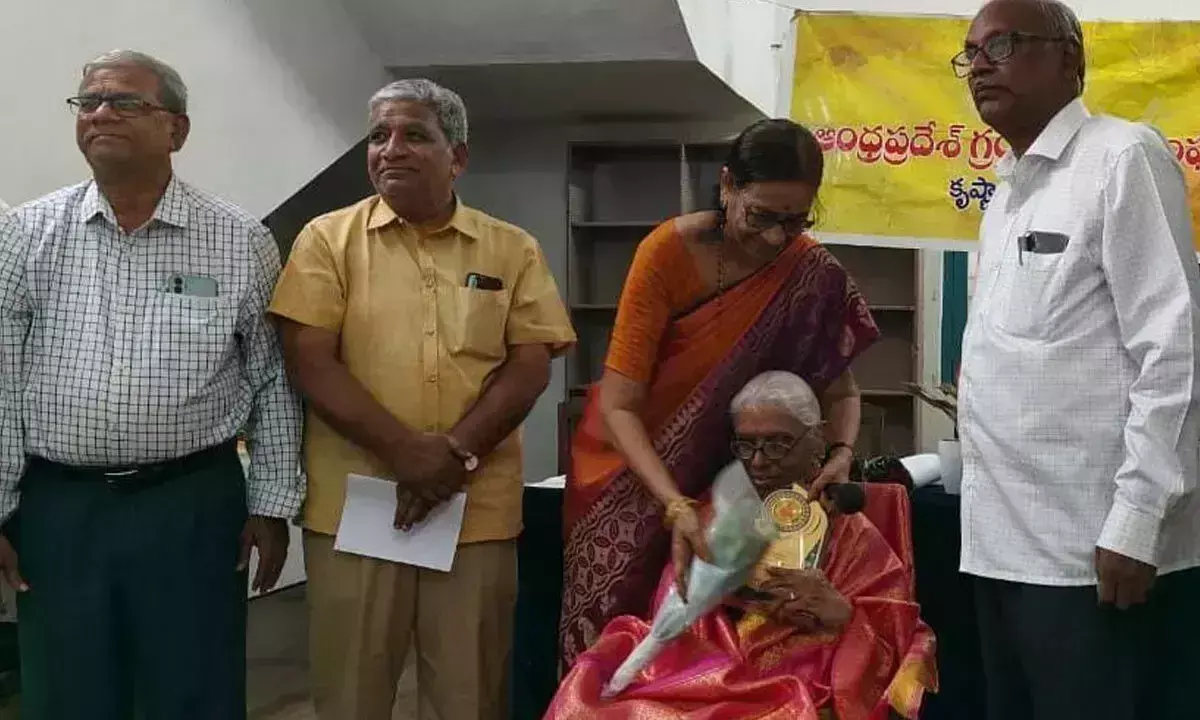 Andhra: पढ़ने की आदत को प्रोत्साहित करने का आह्वान Andhra: पढ़ने की आदत को प्रोत्साहित करने का आह्वान