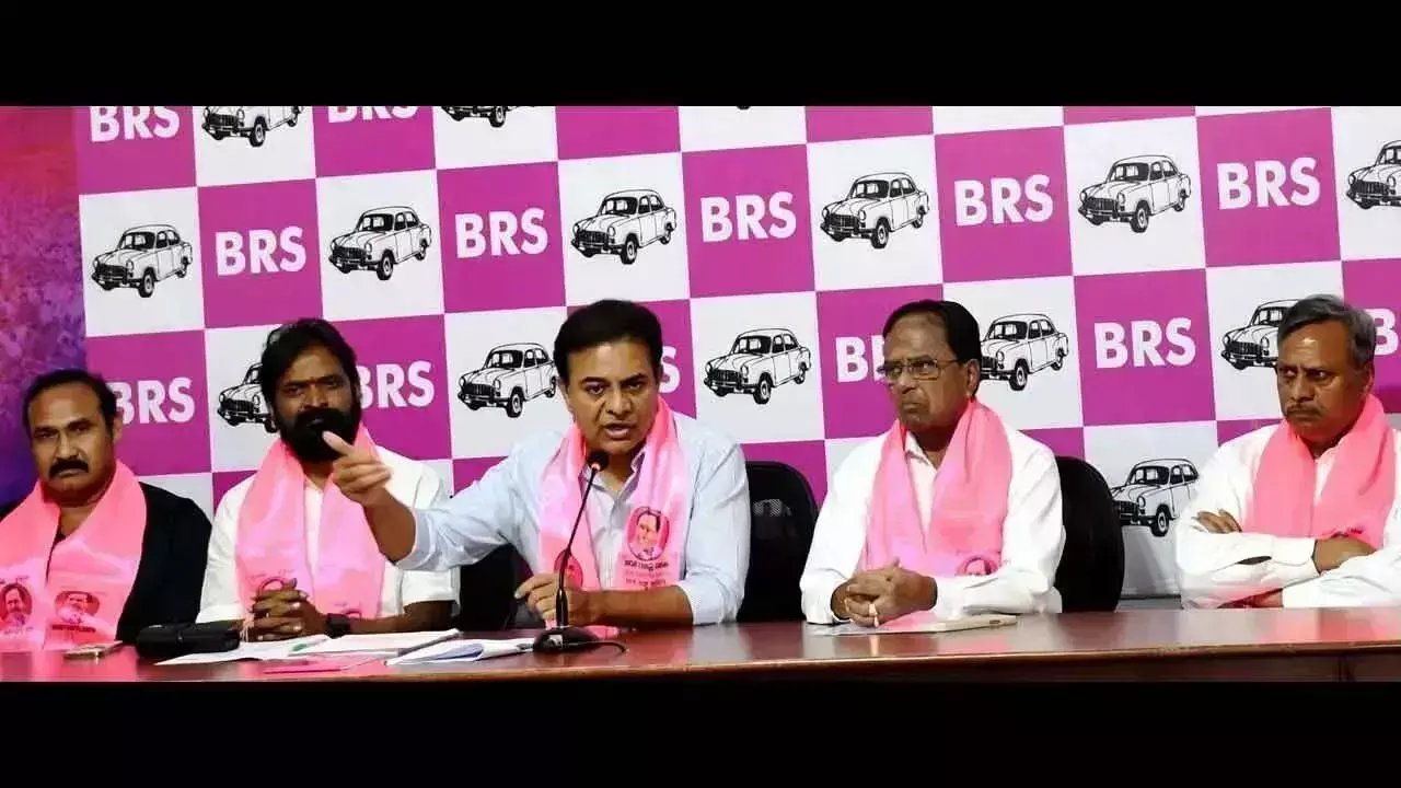KTR ने रेवंत को भूमि वित्तीय घोटाले का सरगना बताया KTR ने रेवंत को भूमि वित्तीय घोटाले का सरगना बताया