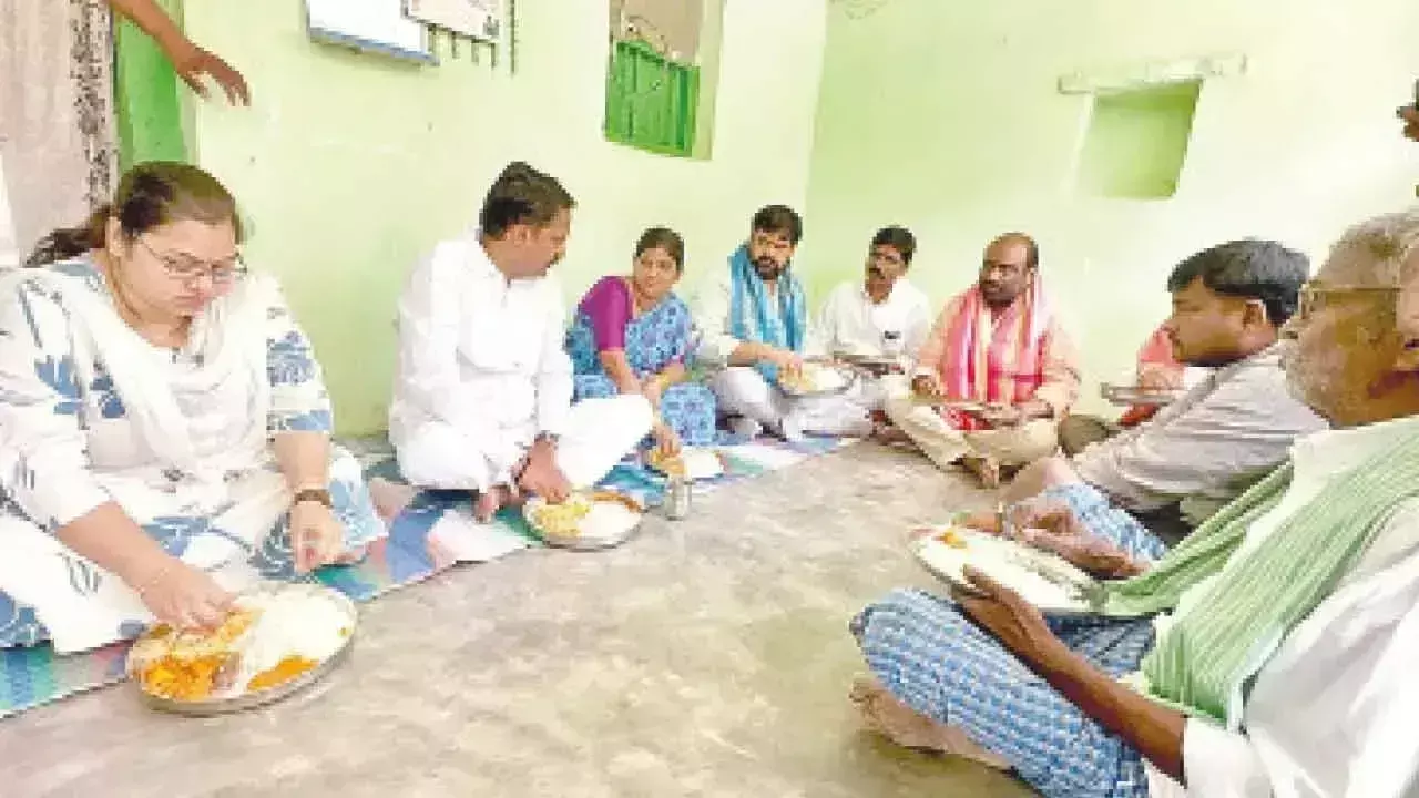 TGTDC अध्यक्ष ने फाइन राइस लाभार्थी परिवार के साथ भोजन किया