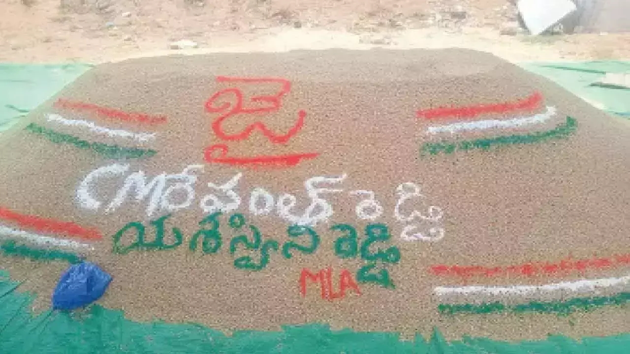 Telangana: किसान ने कलाकार बनकर रेवंत रेड्डी के प्रति आभार व्यक्त किया