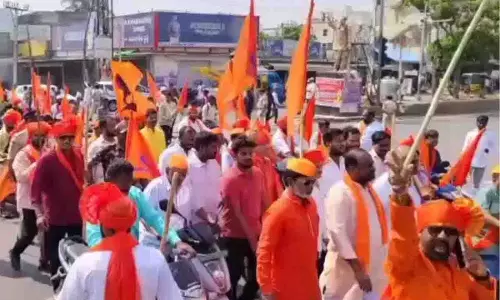 Hanuman Jayanti पर हजारों लोगों के शामिल होने से हैदराबाद भगवामय हो गया