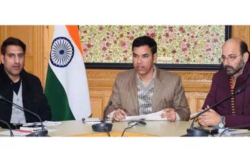 मंडलायुक्त Kashmir ने संज्या-2025 के लिए कार्य योजना की समीक्षा की मंडलायुक्त Kashmir ने संज्या-2025 के लिए कार्य योजना की समीक्षा की