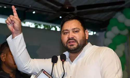 तेजस्वी यादव ने शराबबंदी को लेकर बिहार सरकार पर निशाना साधा तेजस्वी यादव ने शराबबंदी को लेकर बिहार सरकार पर निशाना साधा