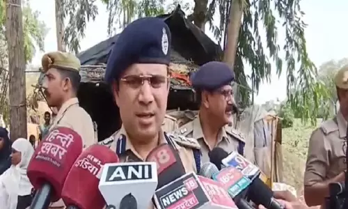 Assam के व्यक्ति ने की अयोध्या में पत्नी और तीन साल के बेटे की हत्या , आरोपी की तलाश जारी Assam के व्यक्ति ने की अयोध्या में पत्नी और तीन साल के बेटे की हत्या , आरोपी की तलाश जारी