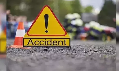 सड़क दुर्घटना में महिला और 11 वर्षीय बेटी की मौत, पति और बेटा गंभीर रूप से घायल