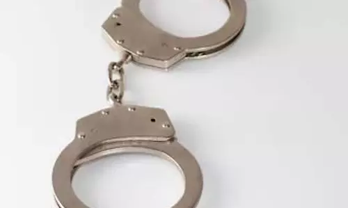 World:श्रीलंका के भगोड़े पुलिस प्रमुख ने किया सरेंडर World:श्रीलंका के भगोड़े पुलिस प्रमुख ने किया सरेंडर