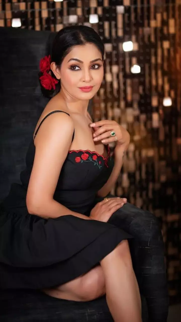 शुभांगी का सिजलिंग लुक