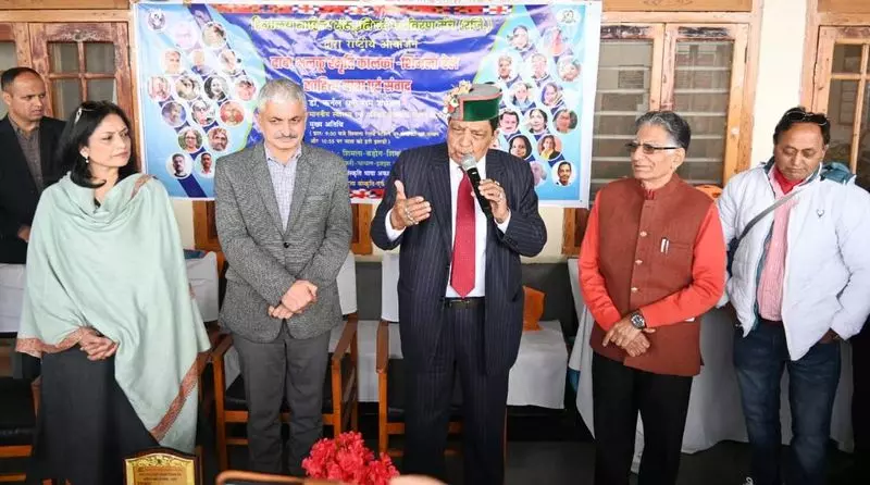 बाबा भलकू की विरासत का सम्मान करने के लिए 31 लेखक साहित्यिक ट्रेन में सवार हुए बाबा भलकू की विरासत का सम्मान करने के लिए 31 लेखक साहित्यिक ट्रेन में सवार हुए