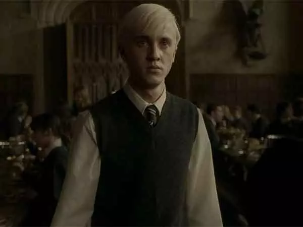 हैरी पॉटर के Tom Felton ने कहा- वह अब भी जेसन इसाक को डैड कहते हैं हैरी पॉटर के Tom Felton ने कहा- वह अब भी जेसन इसाक को डैड कहते हैं