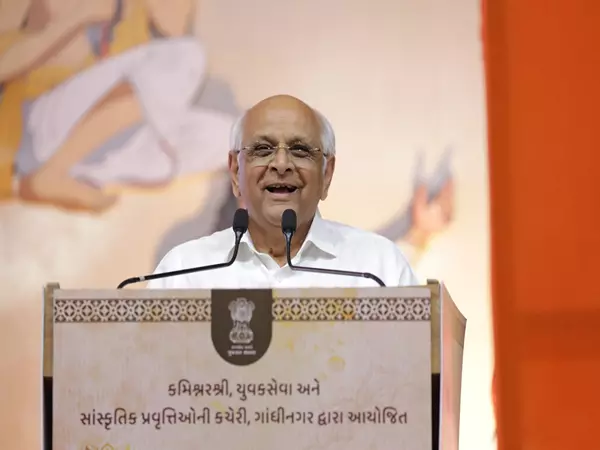 CM Patel ने राजपीपला में रत्नसिंहजी महिदा स्मृति पुरस्कार प्रदान किया CM Patel ने राजपीपला में रत्नसिंहजी महिदा स्मृति पुरस्कार प्रदान किया