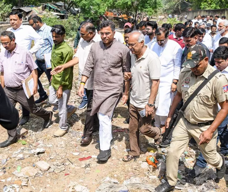 जलभराव को रोकने के लिए सरकार ‘मिशन मोड’ पर काम कर रही: परवेश जलभराव को रोकने के लिए सरकार ‘मिशन मोड’ पर काम कर रही: परवेश