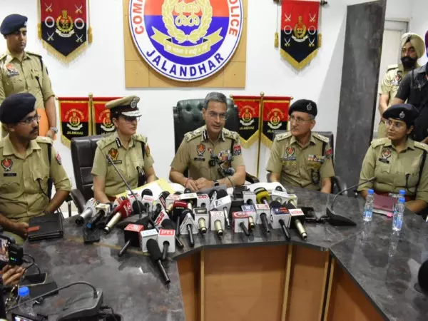 भाजपा नेता के घर पर ग्रेनेड हमला: पुलिस ने Delhi में मुख्य संदिग्ध को किया गिरफ्तार भाजपा नेता के घर पर ग्रेनेड हमला: पुलिस ने Delhi में मुख्य संदिग्ध को किया गिरफ्तार