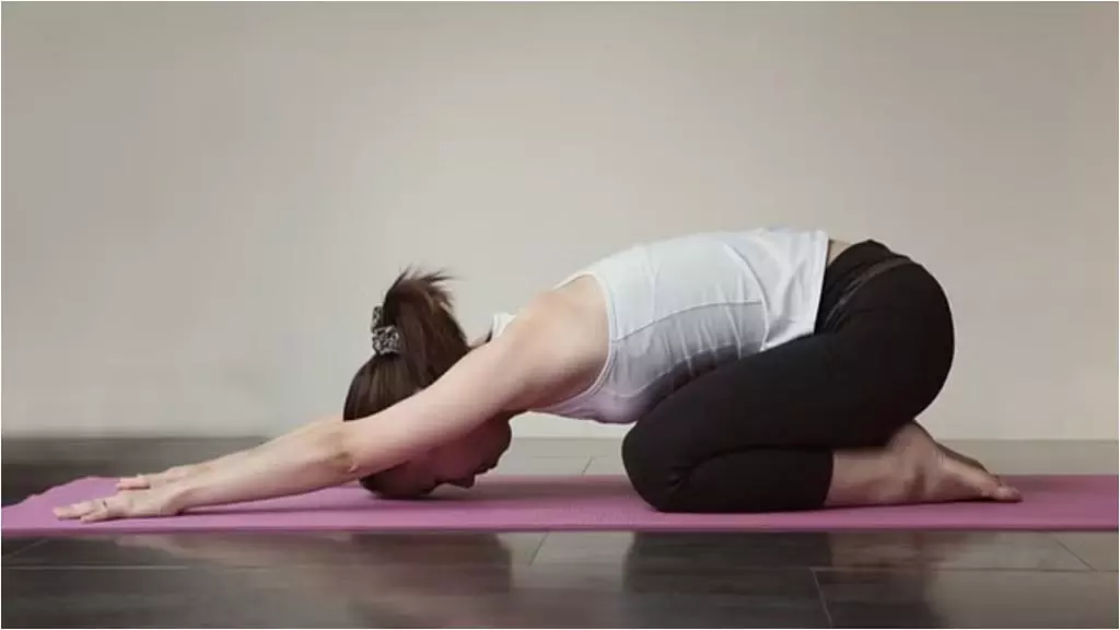 Yoga Tips: लंबे और घने बालों के लिए करें इन योगासनों का अभ्यास Yoga Tips: लंबे और घने बालों के लिए करें इन योगासनों का अभ्यास