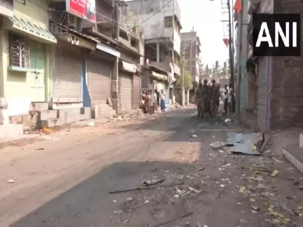 मुर्शिदाबाद हिंसा में 150 गिरफ्तार, समसेरगंज और Dhuliyan में पुलिस तैनात मुर्शिदाबाद हिंसा में 150 गिरफ्तार, समसेरगंज और Dhuliyan में पुलिस तैनात