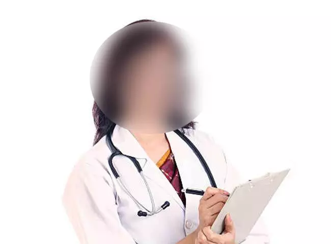 महिला डॉक्टर की लाश मिली, सिर पर चोट ने उठाए सवाल महिला डॉक्टर की लाश मिली, सिर पर चोट ने उठाए सवाल