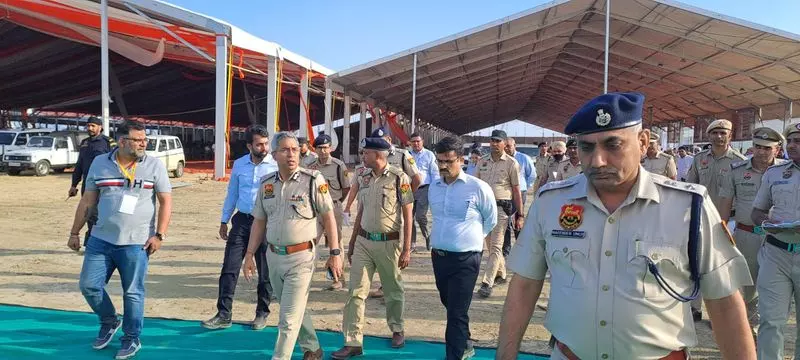 DGP ने यमुनानगर में प्रधानमंत्री की रैली स्थल पर सुरक्षा व्यवस्था की समीक्षा की DGP ने यमुनानगर में प्रधानमंत्री की रैली स्थल पर सुरक्षा व्यवस्था की समीक्षा की