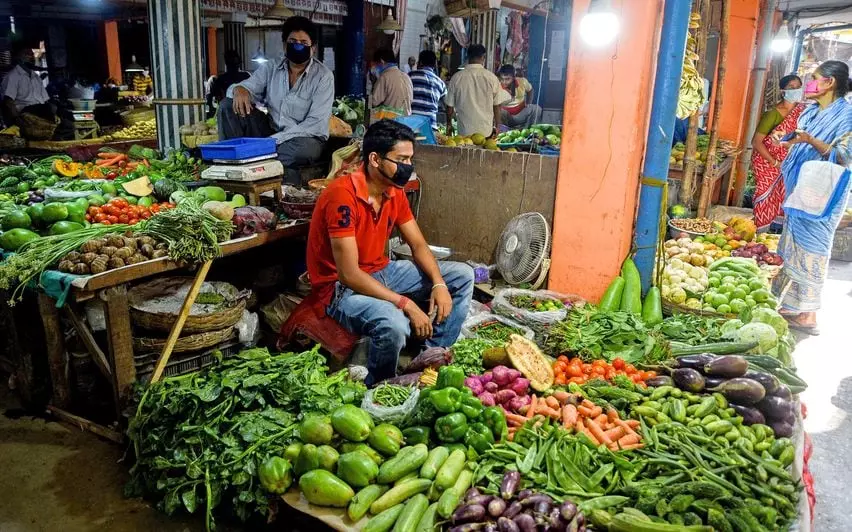 Kerala : कीमतें स्थिर विशु-विशेष सब्जी की खरीदारी से जेब पर बोझ नहीं पड़ेगा Kerala : कीमतें स्थिर विशु-विशेष सब्जी की खरीदारी से जेब पर बोझ नहीं पड़ेगा