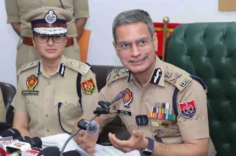 Kalia के घर पर ग्रेनेड हमला, मुख्य आरोपी दिल्ली से गिरफ्तार Kalia के घर पर ग्रेनेड हमला, मुख्य आरोपी दिल्ली से गिरफ्तार