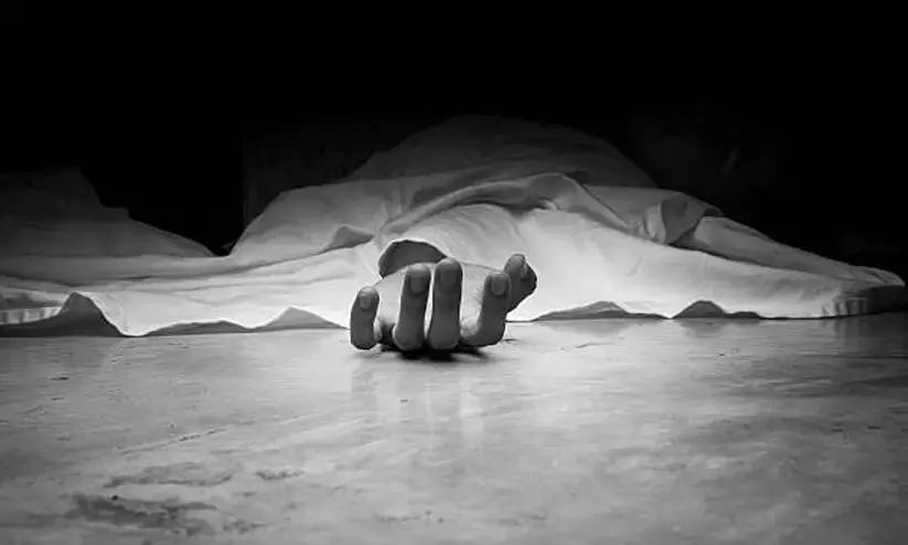 Kerala: मलप्पुरम में निर्जन घर के पानी के टैंक में युवती का शव मिला Kerala: मलप्पुरम में निर्जन घर के पानी के टैंक में युवती का शव मिला