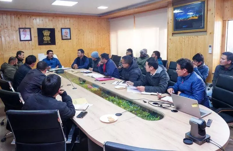 Leh परिषद ने अधिकारियों से सौर ऊर्जा परियोजना पर काम में तेजी लाने को कहा Leh परिषद ने अधिकारियों से सौर ऊर्जा परियोजना पर काम में तेजी लाने को कहा