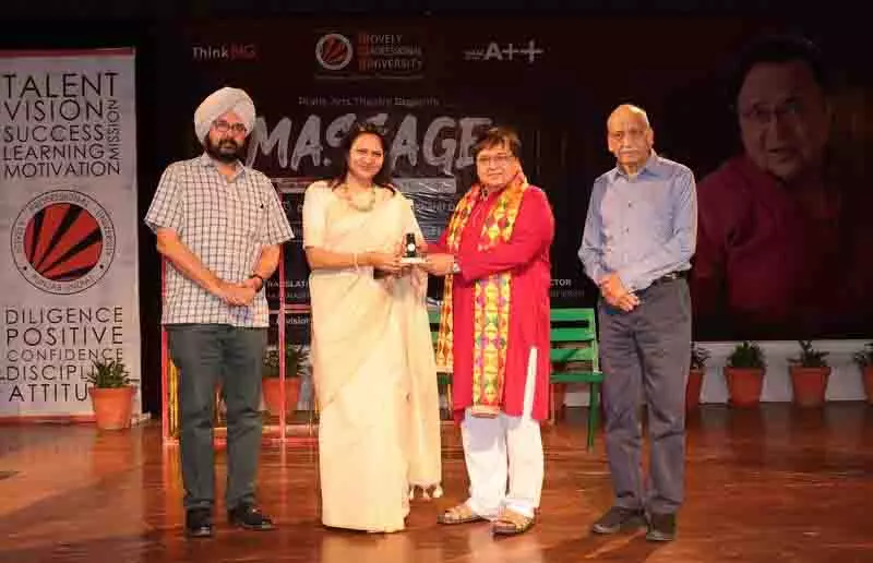 अभिनेता-निर्देशक राकेश बेदी ने LPU में एकांकी नाटक और थिएटर कार्यशाला का आयोजन किया अभिनेता-निर्देशक राकेश बेदी ने LPU में एकांकी नाटक और थिएटर कार्यशाला का आयोजन किया
