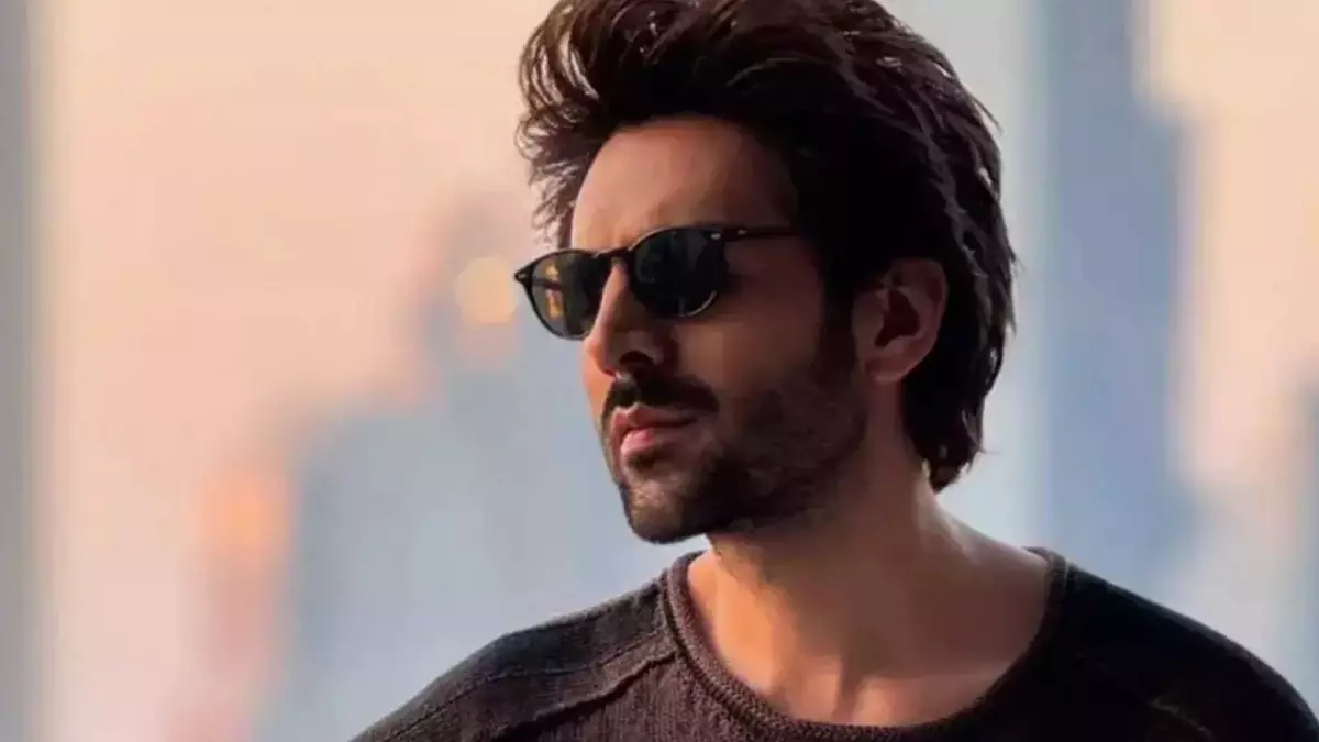 कार्तिक आर्यन पहली बार कॉमेडी फिल्म नागजिला में डबल रोल निभाएंगे? कार्तिक आर्यन पहली बार कॉमेडी फिल्म नागजिला में डबल रोल निभाएंगे?