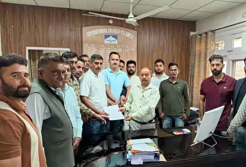 Nurpur के ठेकेदारों ने भुगतान मांगा, सरकारी परियोजनाएं रोकने की धमकी दी Nurpur के ठेकेदारों ने भुगतान मांगा, सरकारी परियोजनाएं रोकने की धमकी दी