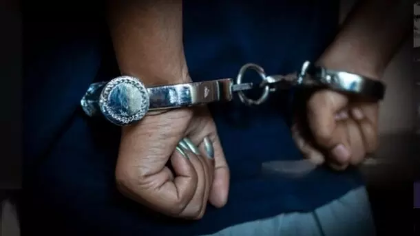 Haldwani: चोरी की वारदात पर कड़ी कार्रवाई, चौकी के पास से चोर गिरफ्तार Haldwani: चोरी की वारदात पर कड़ी कार्रवाई, चौकी के पास से चोर गिरफ्तार