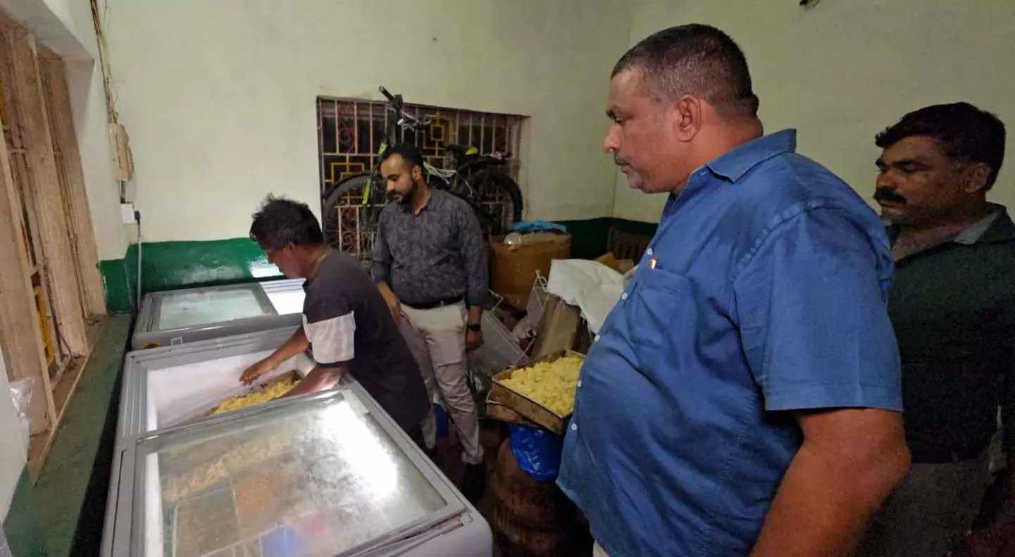 नए अभियान में FDA ने मापुसा-तिविम में आठ दुकानें सील की नए अभियान में FDA ने मापुसा-तिविम में आठ दुकानें सील की
