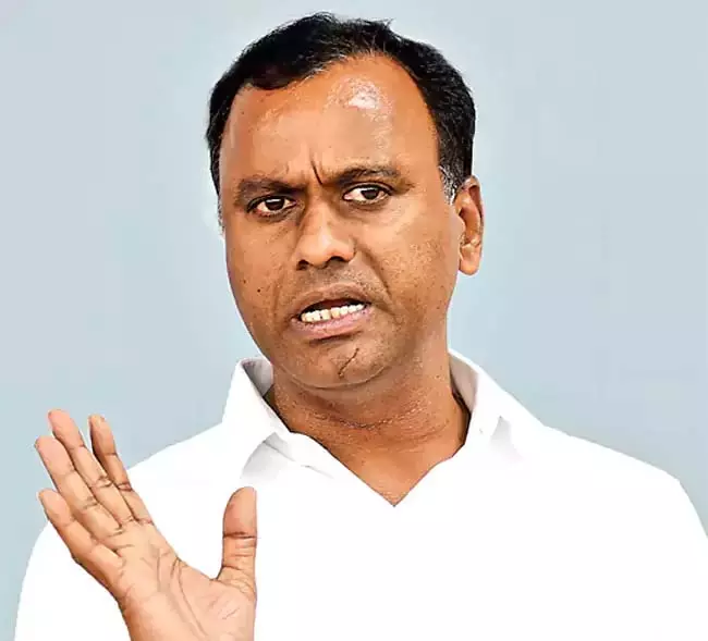 कुछ लोग मेरे मंत्री पद को लेकर राजनीति कर रहे हैं: राजगोपाल रेड्डी कुछ लोग मेरे मंत्री पद को लेकर राजनीति कर रहे हैं: राजगोपाल रेड्डी