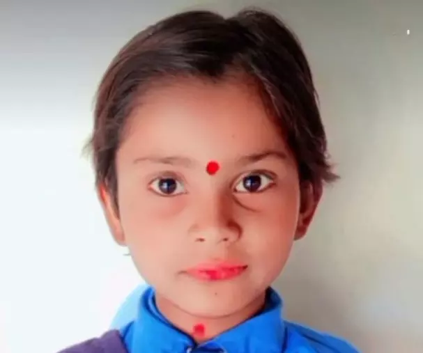 बेड में सो रही 8 साल की बच्ची गायब, परिजनों को अपहरण की आशंका बेड में सो रही 8 साल की बच्ची गायब, परिजनों को अपहरण की आशंका