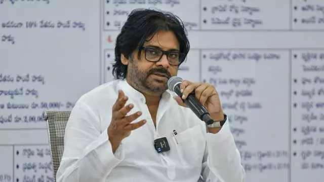 Pawan कल्याण ने अपने बेटे के स्वास्थ्य के बारे में जानकारी साझा की Pawan कल्याण ने अपने बेटे के स्वास्थ्य के बारे में जानकारी साझा की