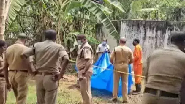 Kerala: मलप्पुरम में खाली पड़े घर के पानी के टैंक में महिला का शव मिला Kerala: मलप्पुरम में खाली पड़े घर के पानी के टैंक में महिला का शव मिला