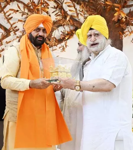 खालसा पंथ के निर्माण से लोगों में साहस और बलिदान की भावना पैदा हुई: Haryana CM खालसा पंथ के निर्माण से लोगों में साहस और बलिदान की भावना पैदा हुई: Haryana CM