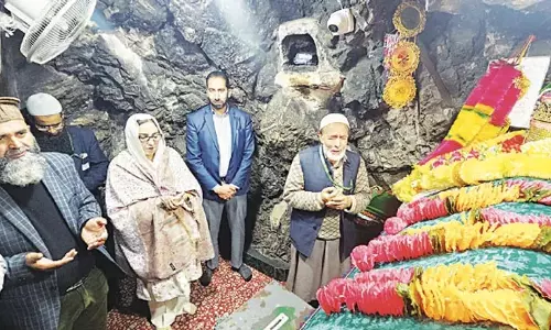 वक्फ संशोधन विधेयक से जवाबदेही बढ़ेगी: दरख्शां अंद्राबी वक्फ संशोधन विधेयक से जवाबदेही बढ़ेगी: दरख्शां अंद्राबी