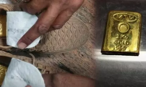 यात्री के जूते की जांच, 6 करोड़ 30 लाख का सोना जब्त