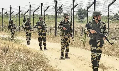 जम्मू LoC पर घुसपैठ नाकाम, सेना ने जेसीओ को मार गिराया जम्मू LoC पर घुसपैठ नाकाम, सेना ने जेसीओ को मार गिराया
