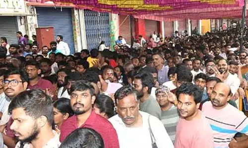 पेलनामी का पंगुनी महीना: तिरुवन्नामलाई में लाखों भक्त गिरिवलम करते