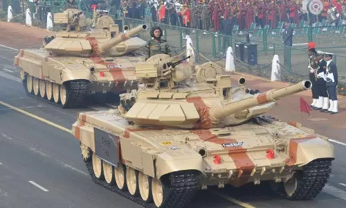 ड्रोन खतरे से निपटने को सेना टी-90 मॉक टैंक पर कर रही विचार ड्रोन खतरे से निपटने को सेना टी-90 मॉक टैंक पर कर रही विचार