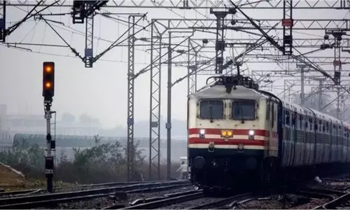 Up News: सप्तक्रांति एक्सप्रेस में बवाल, कंट्रोल रूम में पहुंची छेड़खानी की रिपोर्ट