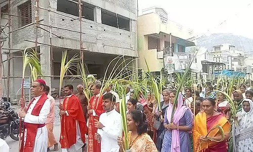 Tamil Nadu: कृष्णागिरी में कुरुथोलाई रविवार जुलूस