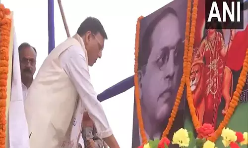 केंद्रीय मंत्री मनसुख मंडाविया ने Baba Saheb Ambedkar को श्रद्धांजलि दी