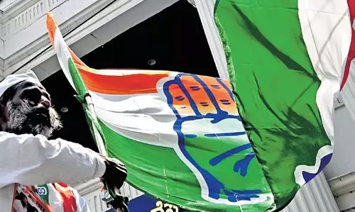 Telangana: कांग्रेस ने सत्ता विरोधी लहर से निपटने के लिए बढ़िया चावल योजना पर दांव लगाया Telangana: कांग्रेस ने सत्ता विरोधी लहर से निपटने के लिए बढ़िया चावल योजना पर दांव लगाया