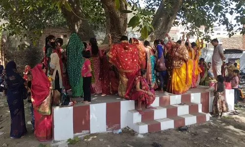 Vat Savitri Vrat 2025:  सुहागिन महिलाएं क्यों करती हैं वट वृक्ष की पूजा? जानिए वट सावित्री व्रत का महत्व