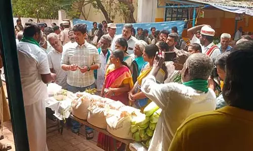 तिरुवल्लूर में जैविक कृषि उत्पाद प्रदर्शनी: कलेक्टर एम. प्रताप ने किया उद्घाटन तिरुवल्लूर में जैविक कृषि उत्पाद प्रदर्शनी: कलेक्टर एम. प्रताप ने किया उद्घाटन